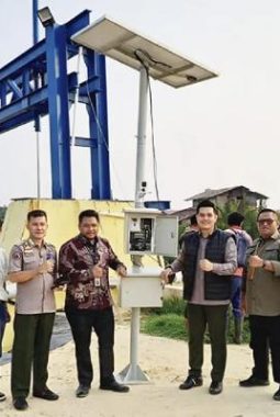 Antisipasi Banjir, Tim Peneliti Pasang Smart River Node di Sungai Dumai