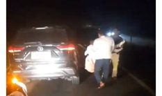 Wakil Walikota Dumai Bantu Siswi SMA yang Terjatuh dari Motor, Aksinya Terekam dan Viral